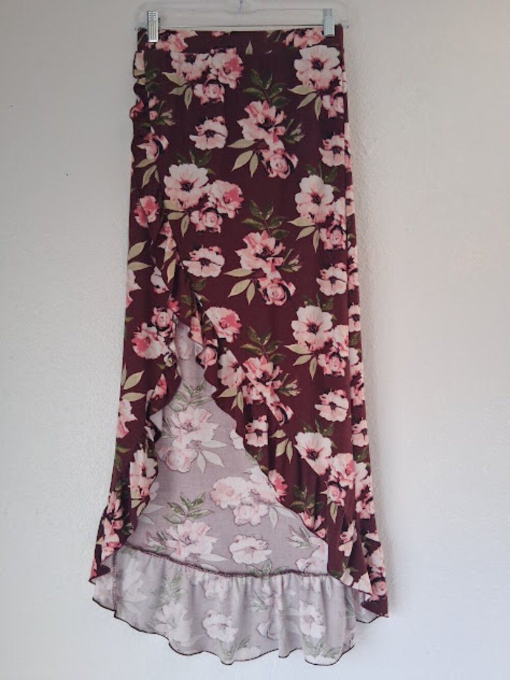 Rue 21 women's size L burgundy floral maxi skirt